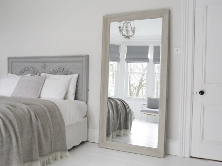 Зеркало для спальни