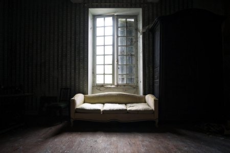 Тёмная комната фон