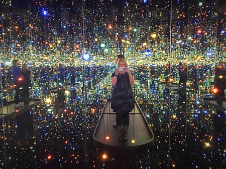 Японская художница яёи кусама