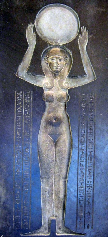 Богиня исида в древнем египте скульптура