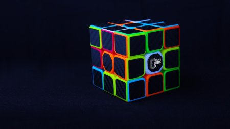 Черный кубик рубика х