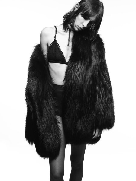 Фотосессия в шубе и белье