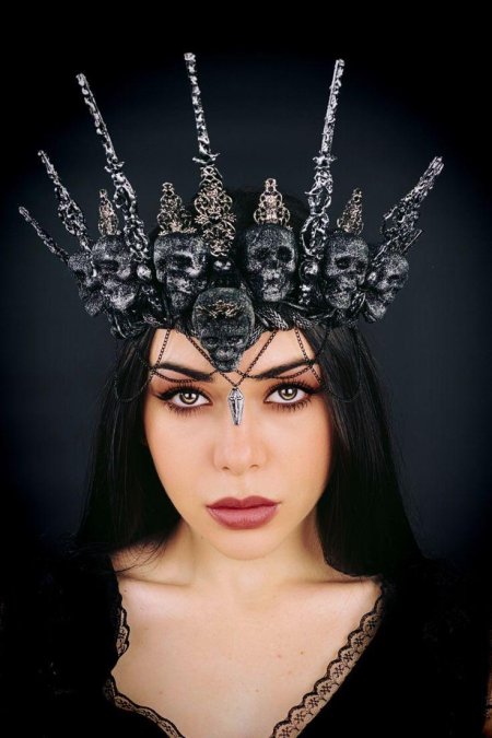 Корона в готическом стиле