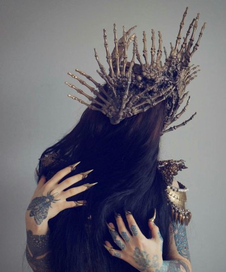 Корона королевы равенны