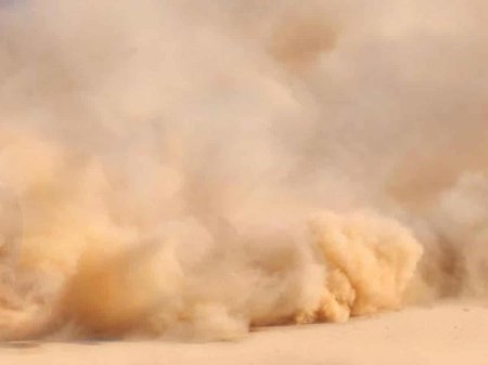 Песчаная буря в пустыне сахара