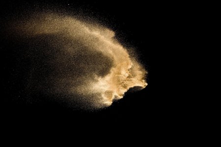 Песок на черном фоне