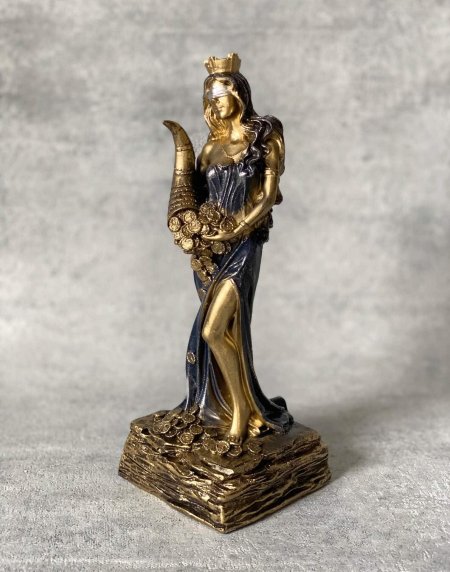 Статуэтка богиня фортуна