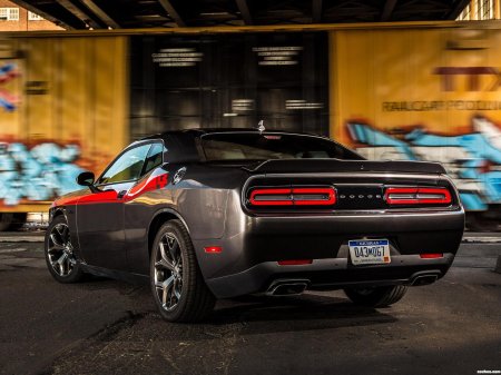 Dodge challenger srt к