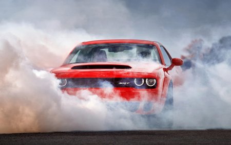 Dodge challenger бернаут