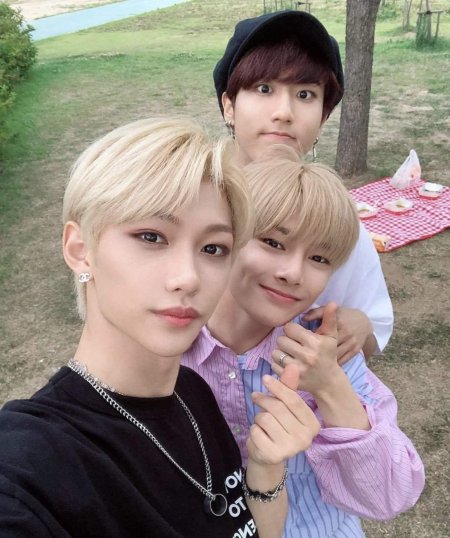 Стрей кидс феликс и хёнджин