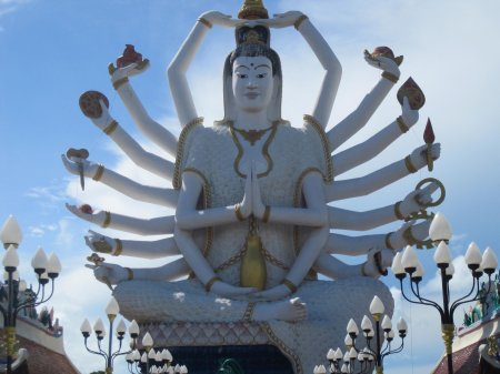 Индийский многорукий бог шива