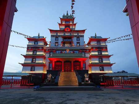 Буддийский храм «цеченлинг». республика тыва