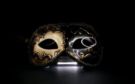 Маска маскарад