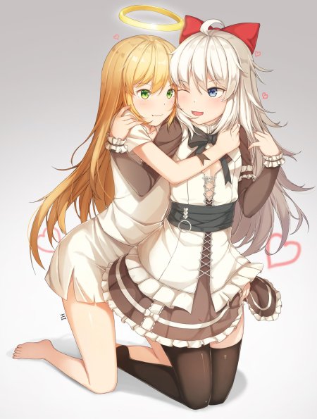 Аниме блондинка и брюнетка