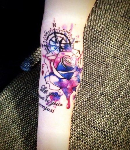 Тату компас женское цветное рукав