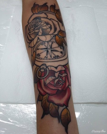 Тату с часами
