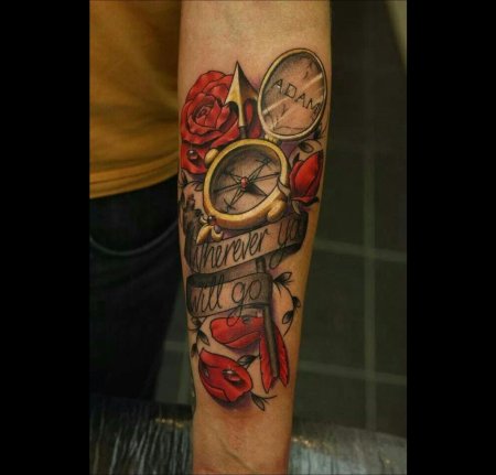 Тату компас на руке