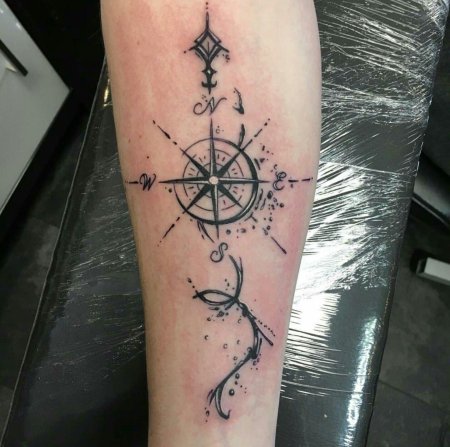 Тату компас стрела роза ветров