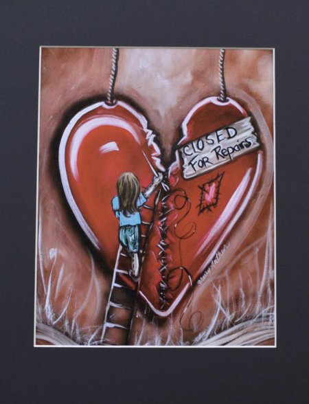 С разбитым сердцем