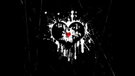 Разбитые сердца на черном фоне