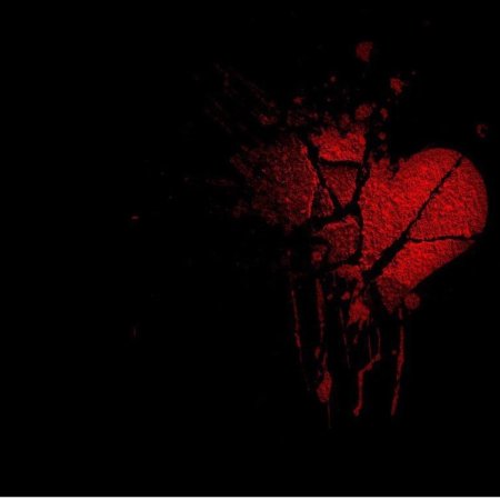 Разбитое сердце на черном фоне