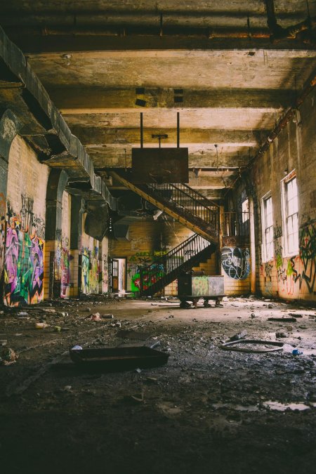 Заброшенные здания граффити