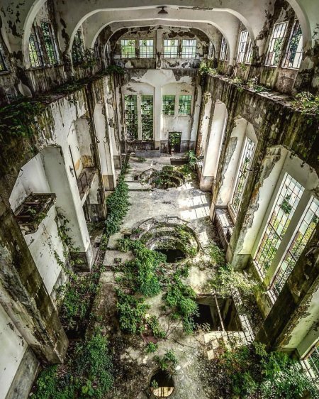 Самое большое заброшенное здание