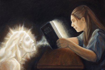 Девушка с библией