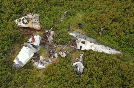 Обломки самолета