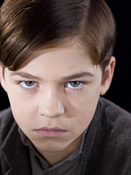 Хиро файнс-тиффин том реддл