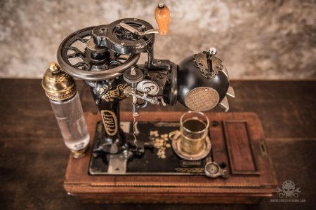 Швейная машинка в стиле стимпанк