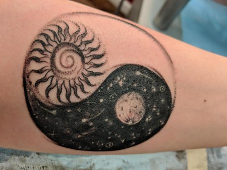 Инь янь тату