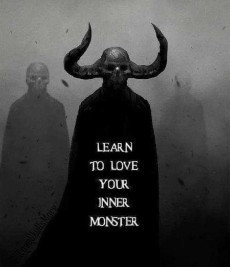 Демон с рогами