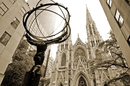 Атлант расправил плечи арт