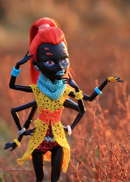 Вайдона монстер хай кукла