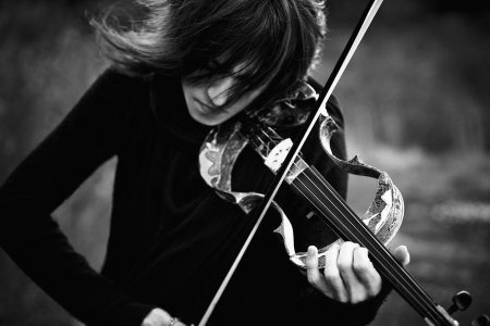 Женщина со скрипкой