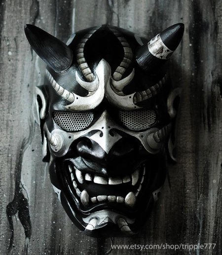 Японская маска hannya самурая