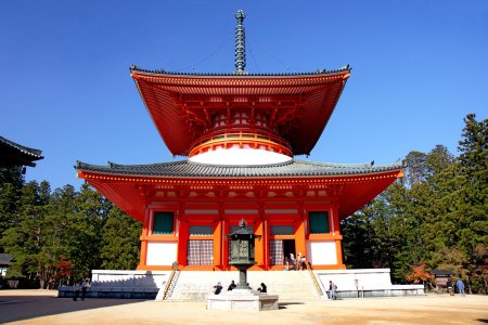 Буддийский храм-пагода в японии