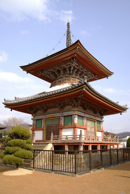 Буддийский храм падога