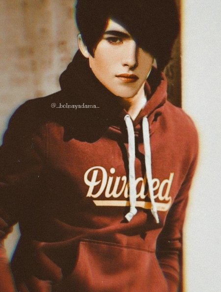 Красивая парень