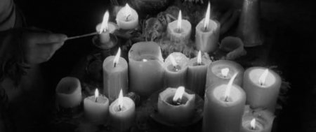 Свеча черная