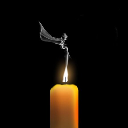 Горящая свеча