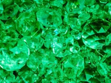 Зеленые кристаллы