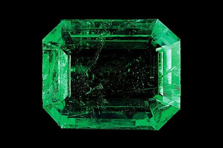 Драгоценные камни изумруд