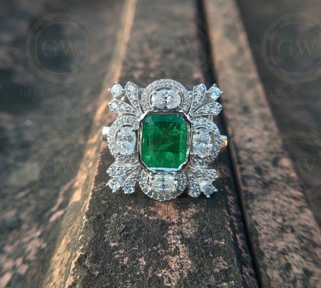 Кольцо с изумрудом эмеральд