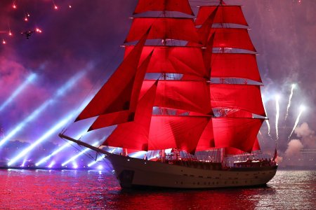 Корабль с алыми парусами