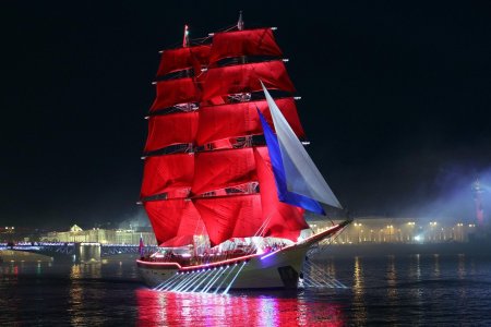 Фрегат штандарт алые паруса