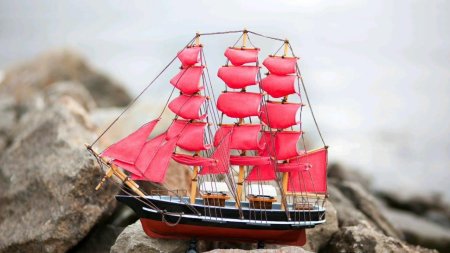 Модель парусника \ secret\ ( алые паруса )