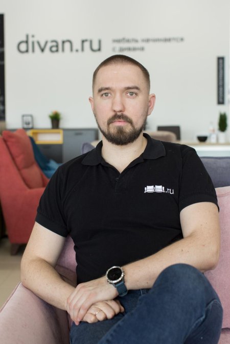 Директор антон макаров диван ру