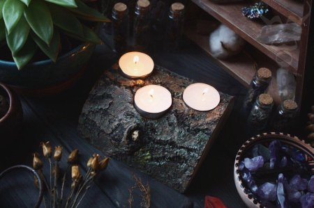 Йоль алтарь